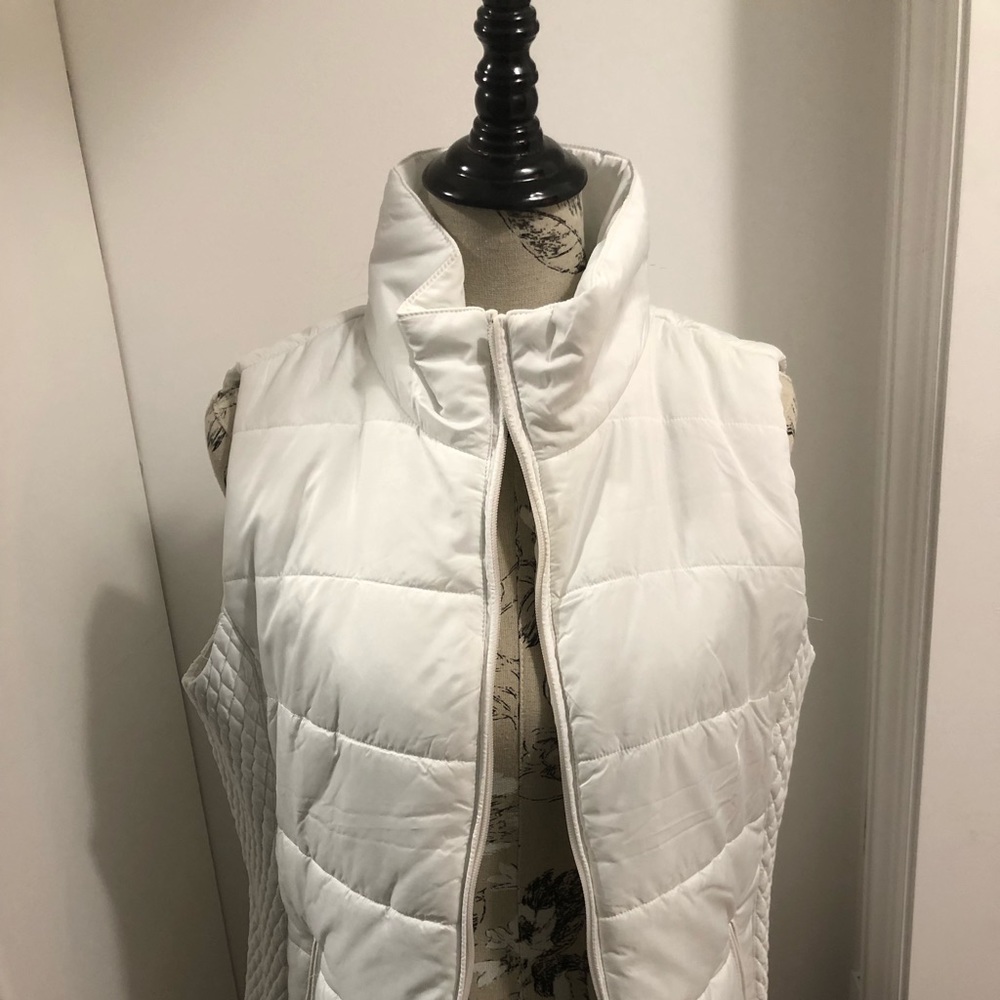 Liz Claiborne Puffy White Vest